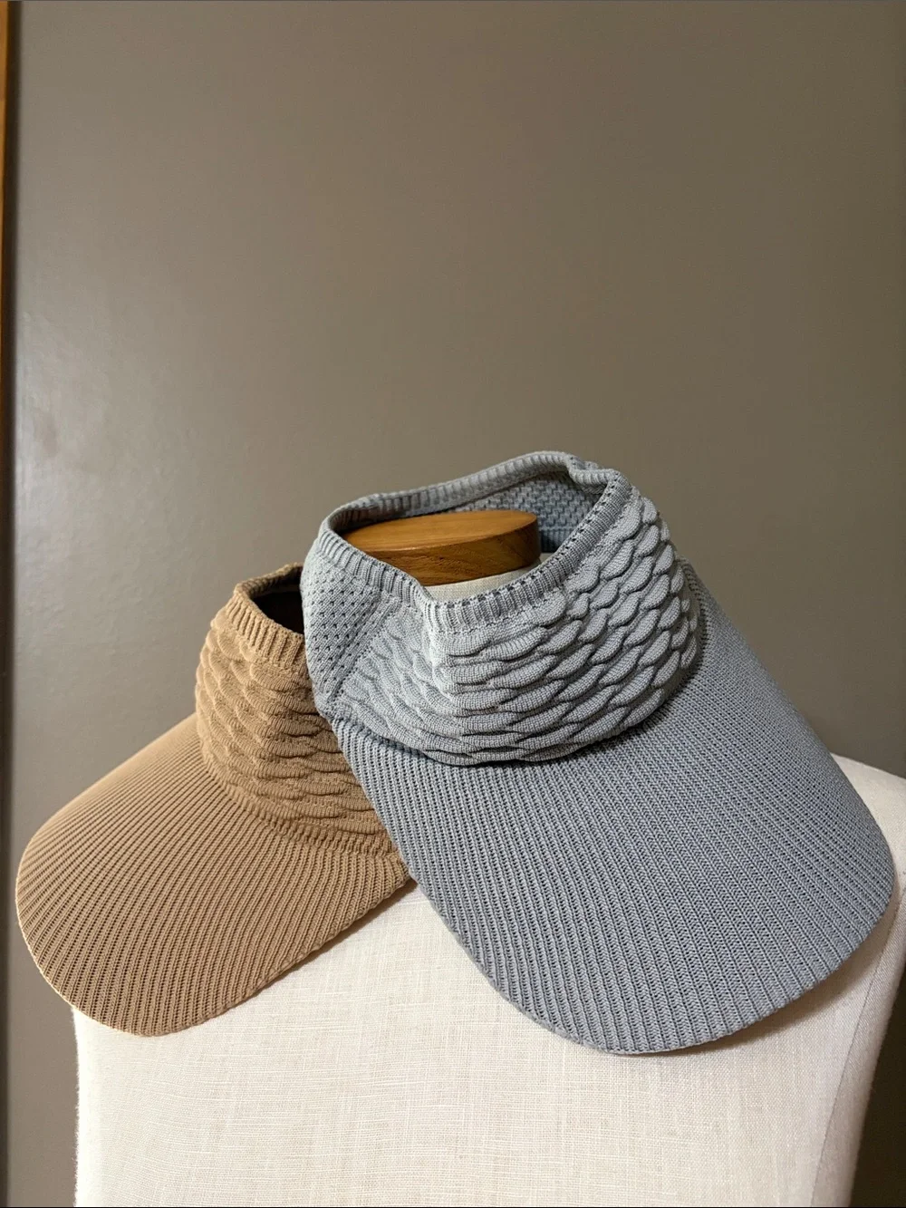 2 stretchy Knit Visors tan/Camel and light gray